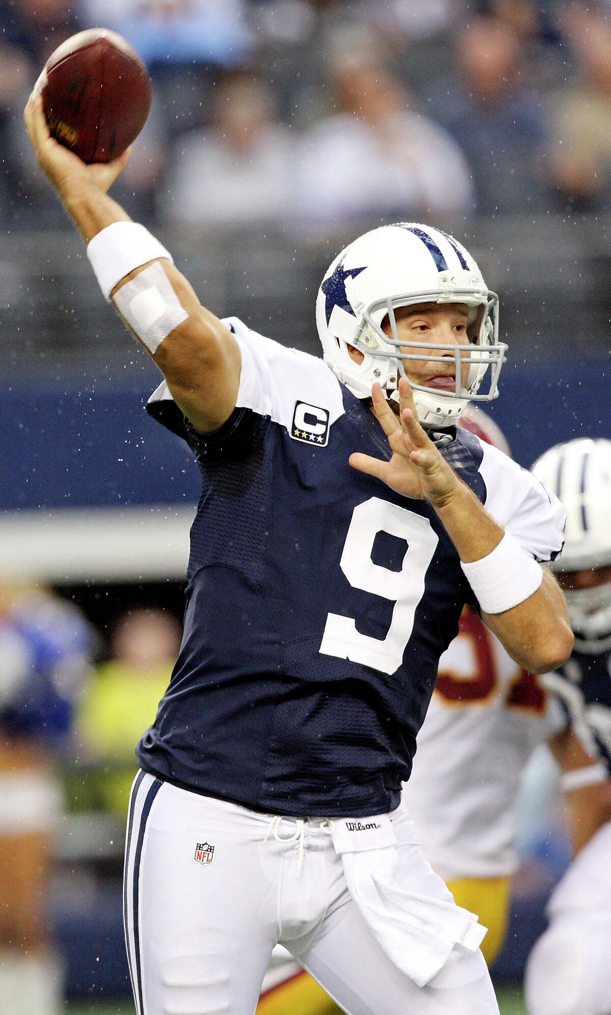 Redskins' RG3 feasts on Cowboys' defense