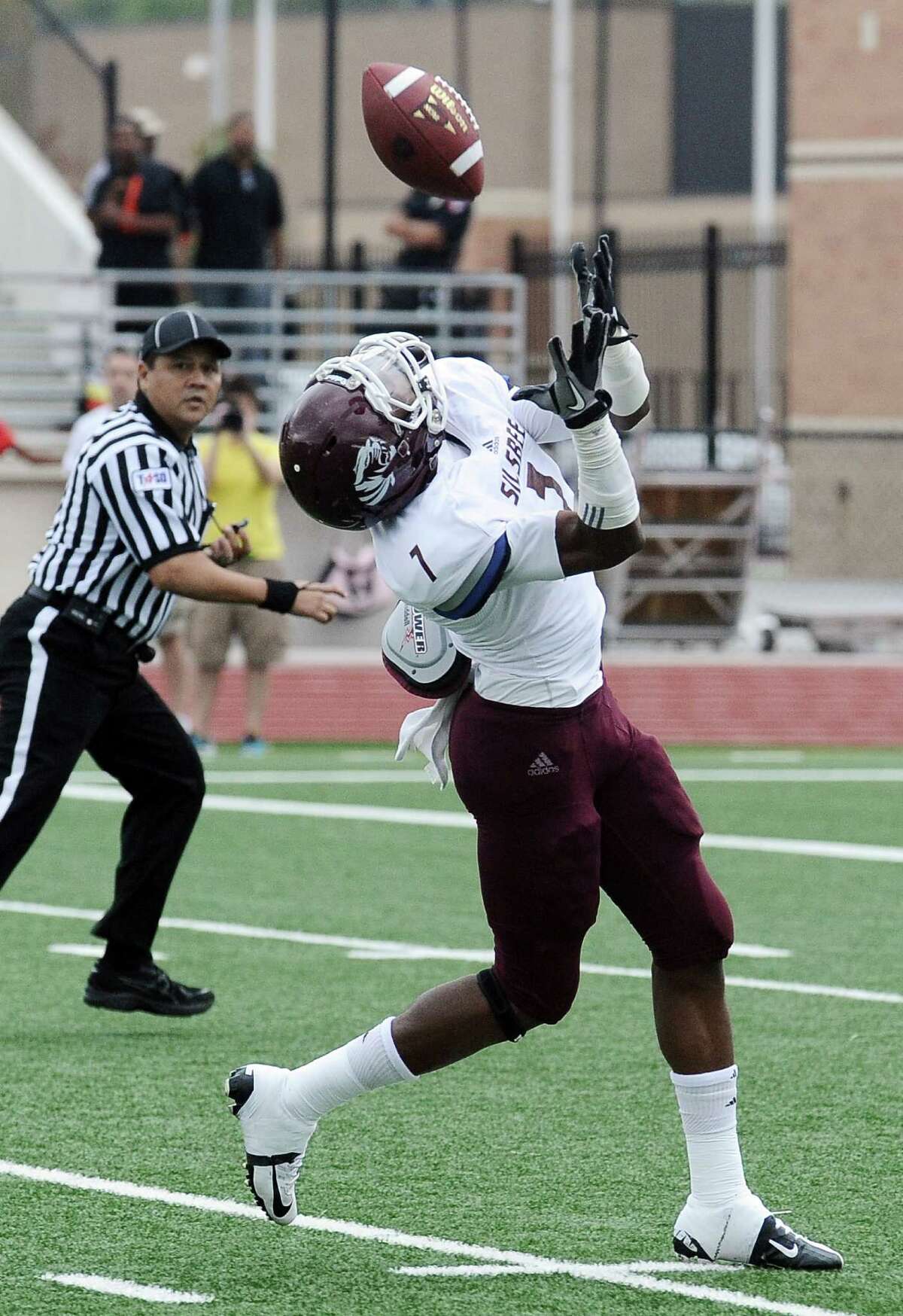 Silsbee football beats Stafford to reach state quarterfinal