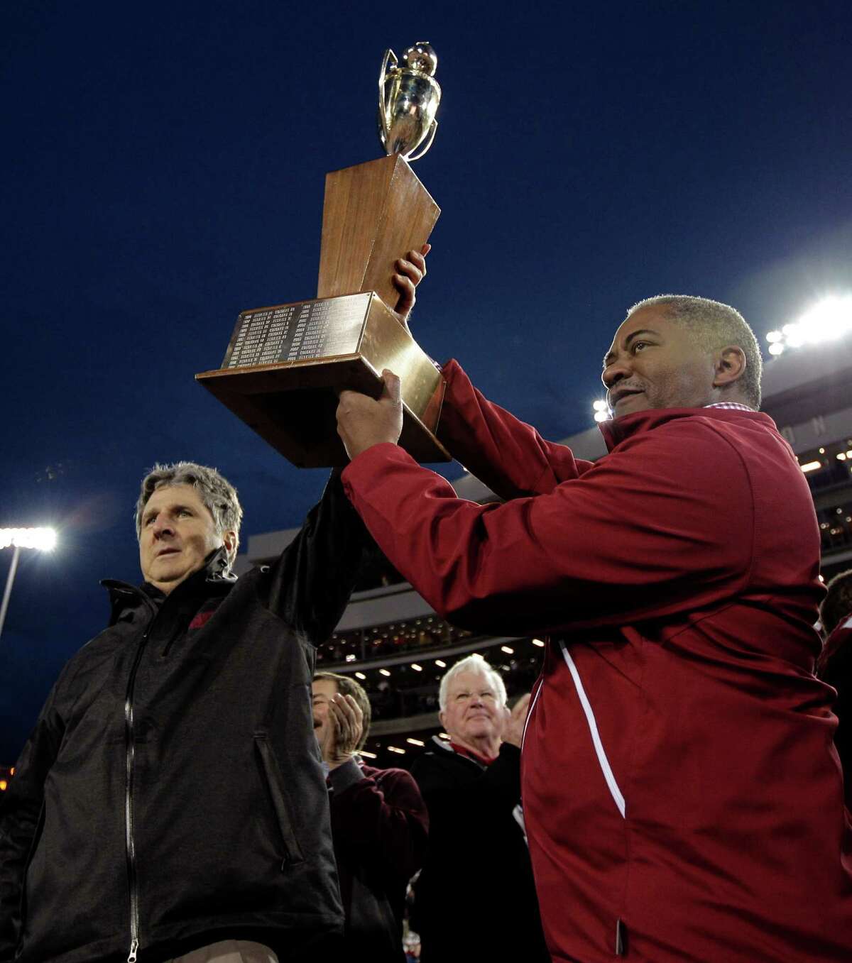 Apple Cup has eerie similarities to ’82