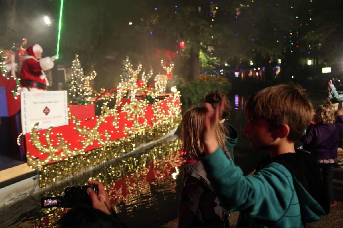 Ford Holiday River Parade, a San Antonio tradition