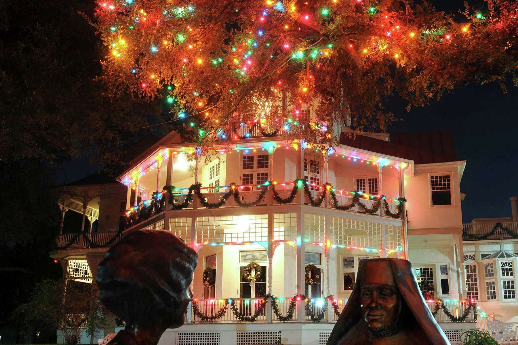 Incarnate Word Christmas Lights 2022 Christmas Lights At University Of Incarnate Word