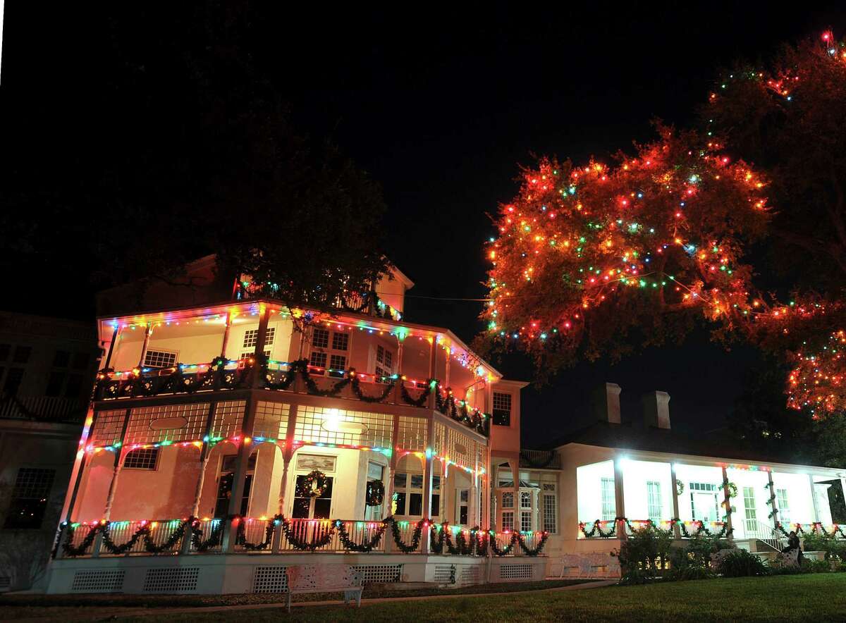 Christmas lights at University of Incarnate Word