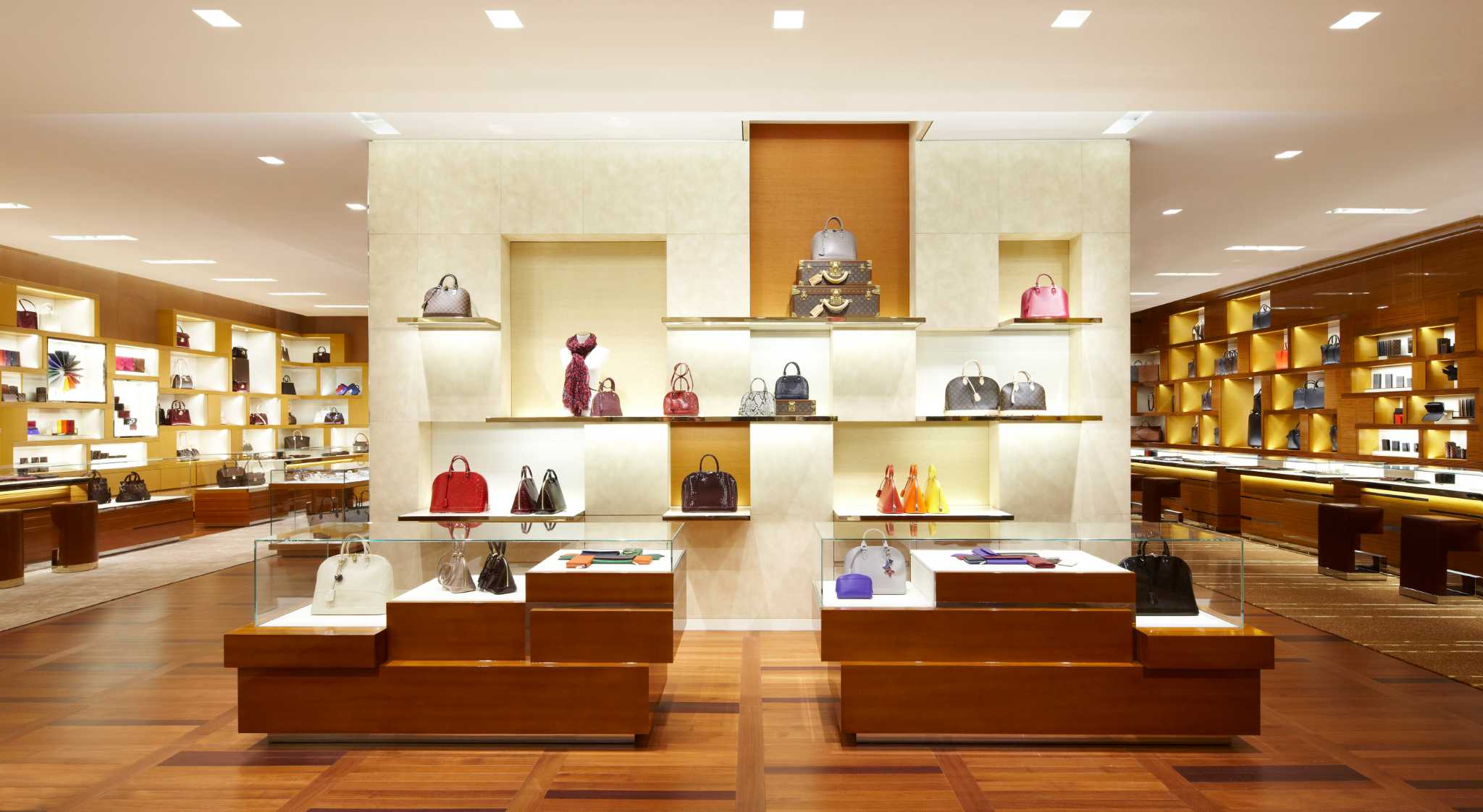 Louis Vuitton expands in the Galleria