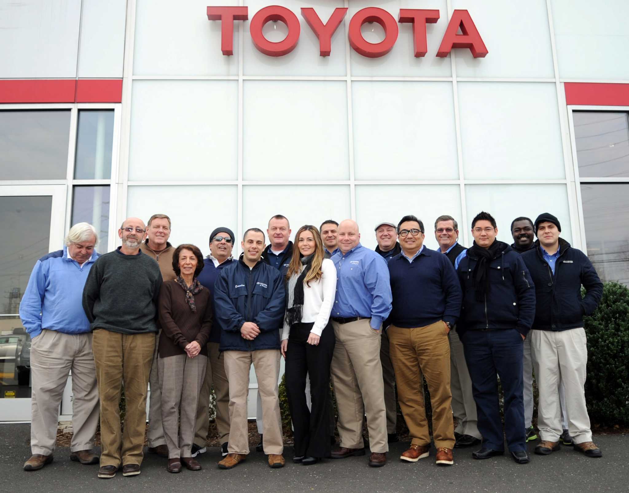 Stamford auto dealership employees split 1M Powerball prize