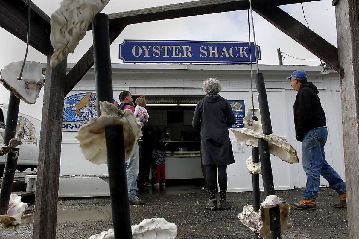 Tears, hugs, shucking at Drakes Bay Oyster Co.'s final day open to public