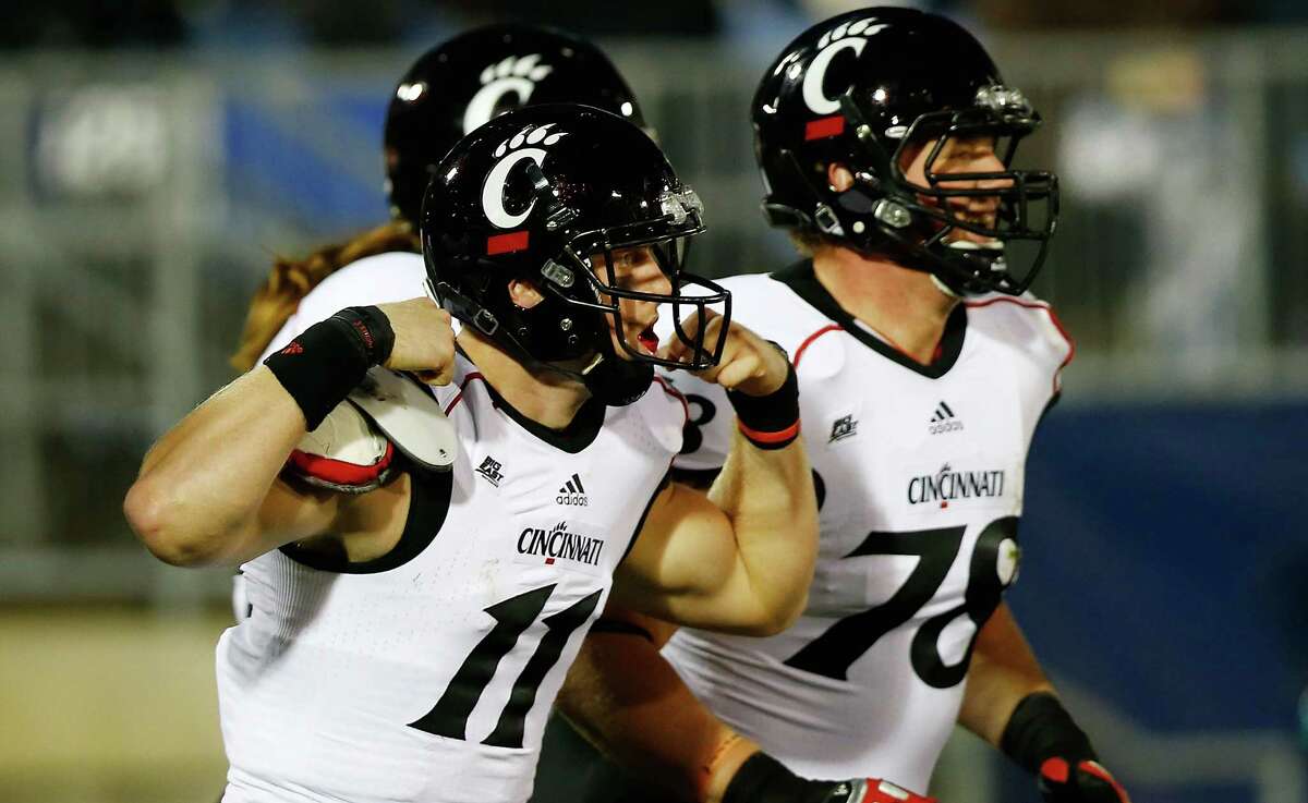 Connecticut Huskies Dwayne Gratz (7) in action during a game against  Cincinnati on December 1, 2012, at Rentschler Field in East Hartford, CT.  Cincinnati beat Connecticut 34-17.(AP Photo/Chris Bernacchi Stock Photo -  Alamy