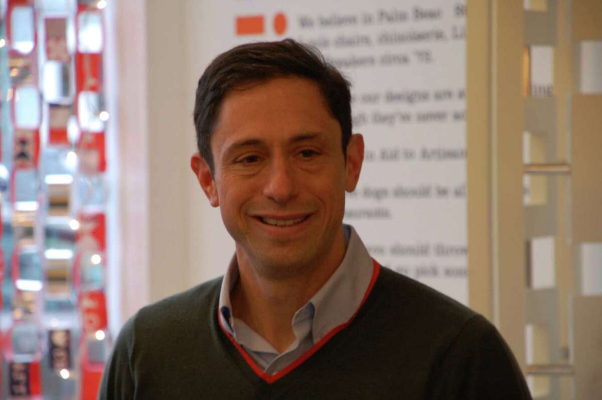 Jonathan Adler promotes 'Happy Chic' at downtown store