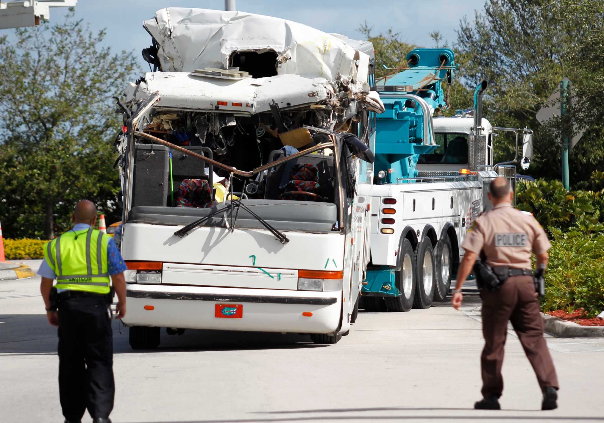 2 dead, 3 critical in Florida bus crash