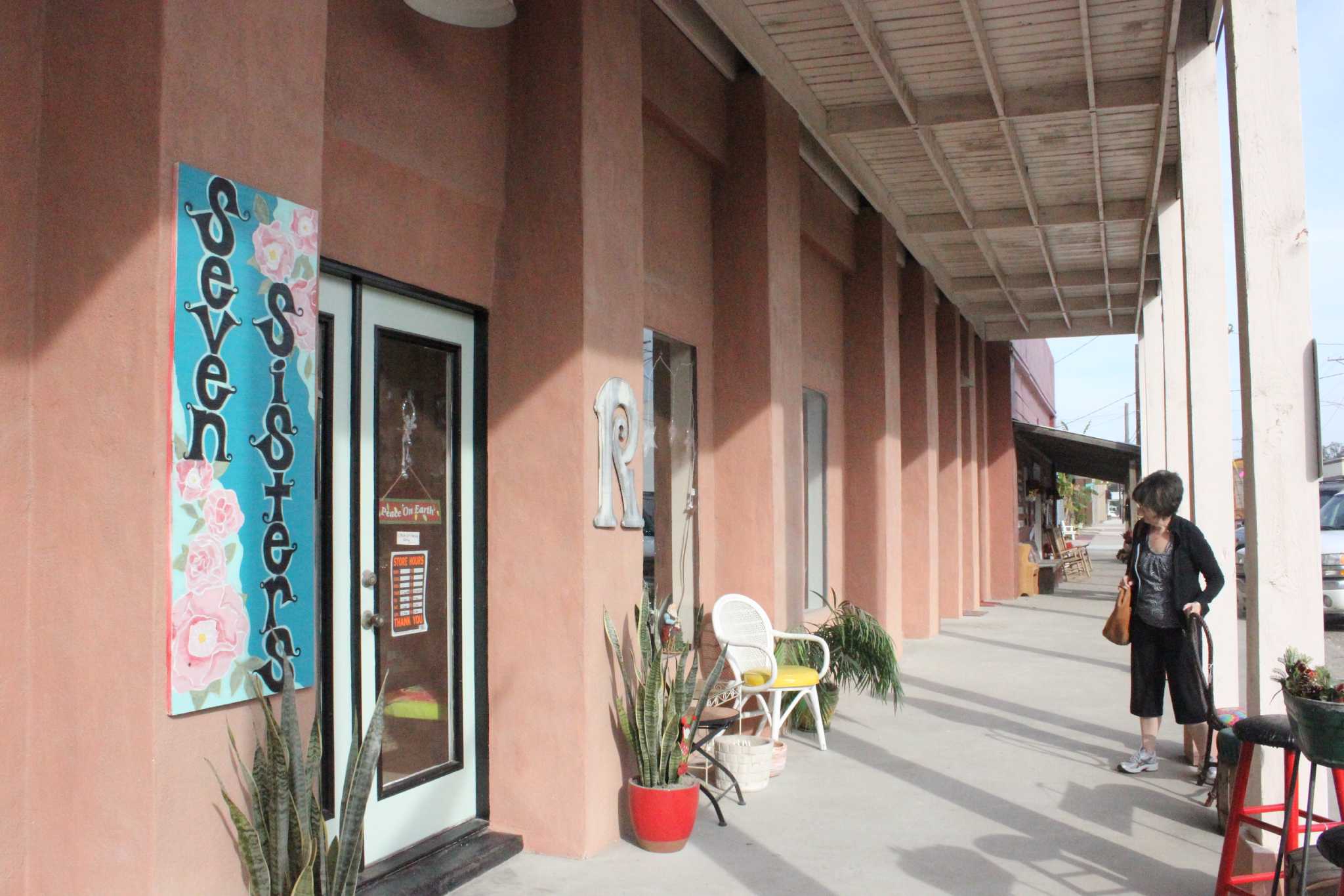Seven Sisters resale shop opens in Port Neches