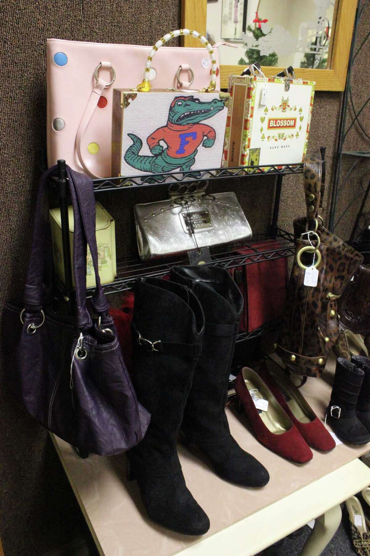 Seven Sisters resale shop opens in Port Neches