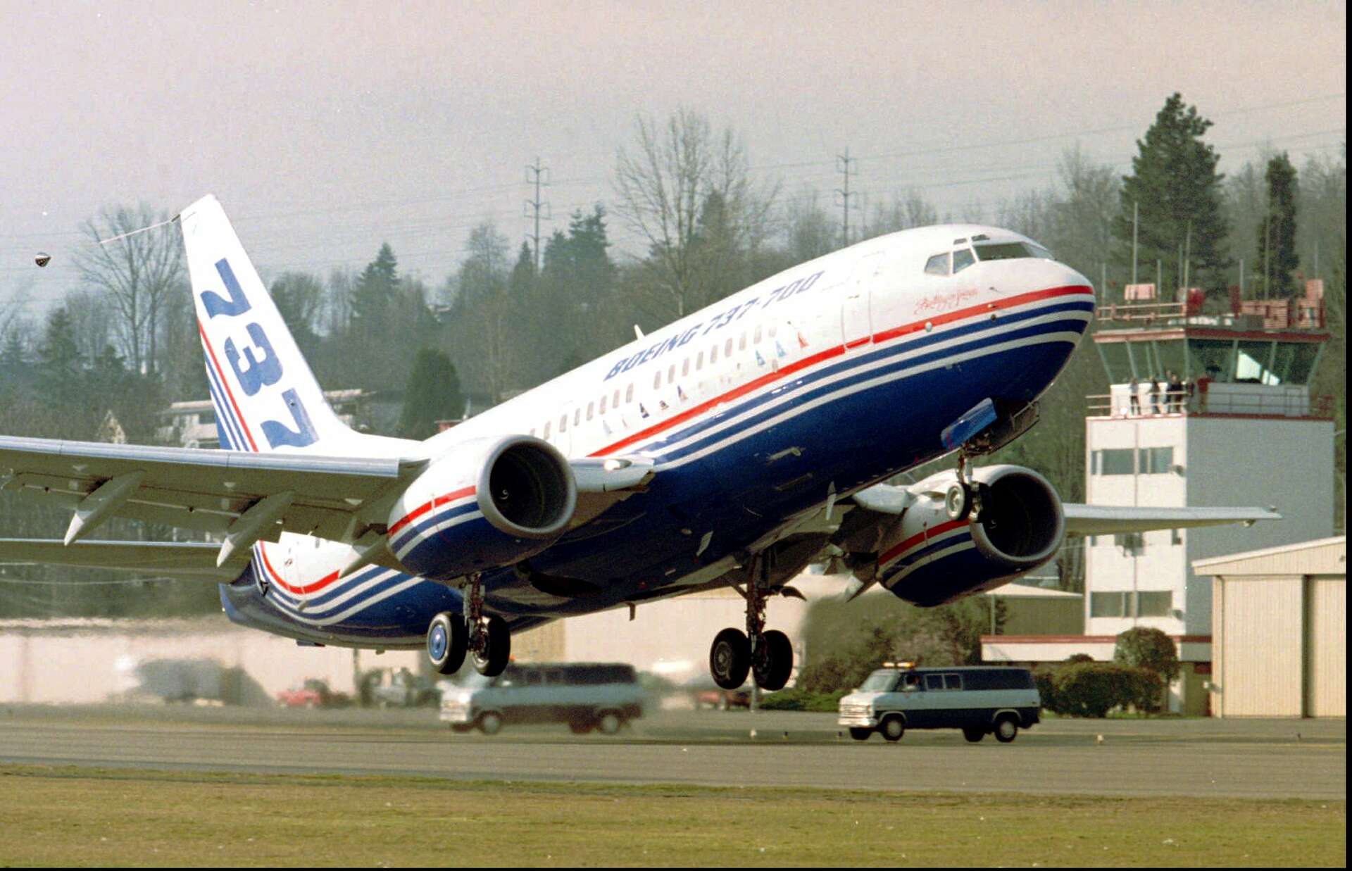 737 first flight | Insiderpuj.com