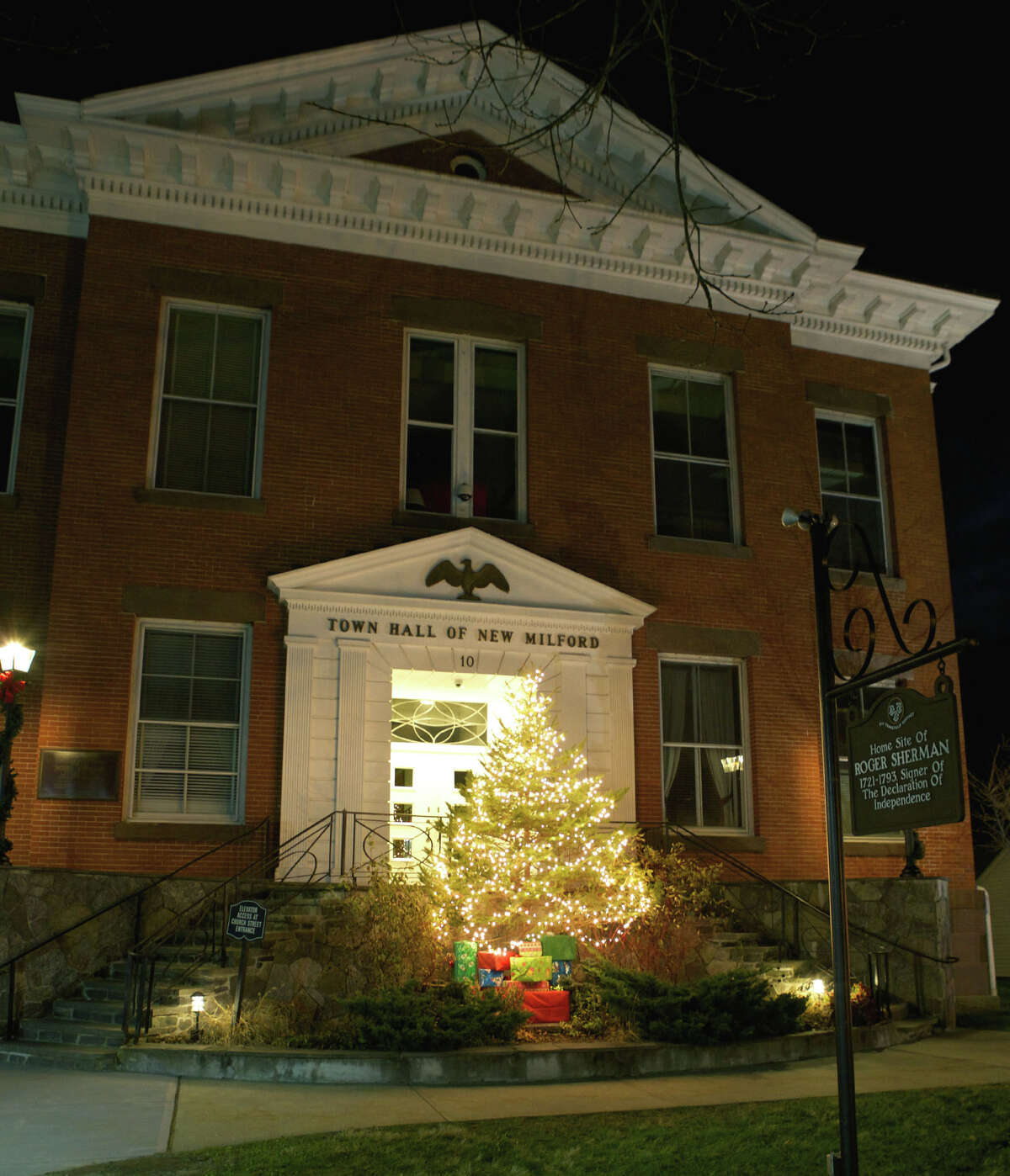 Festival of Lights rings in the holidays