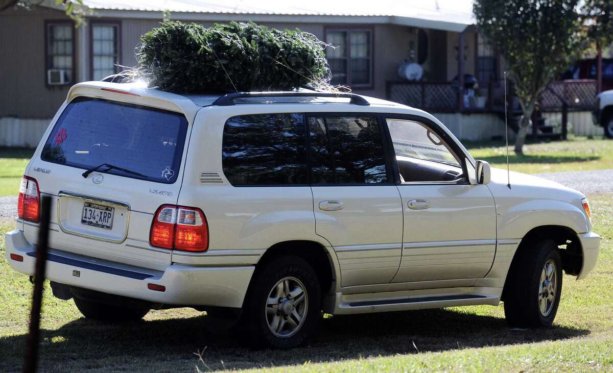 Heat making it hard for some to get in the Christmas spirit