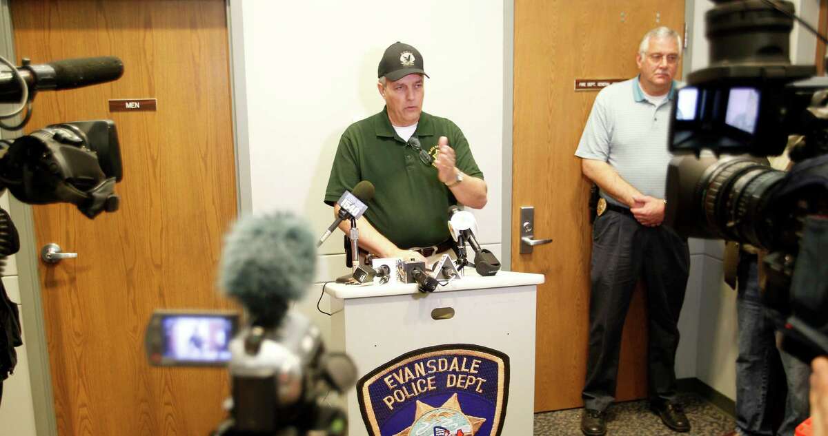 Hunters find bodies believed to be 2 Iowa cousins