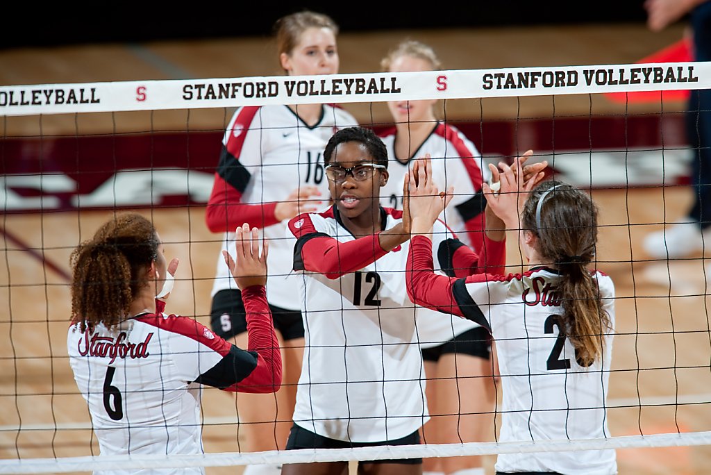 5 freshmen elevate Stanford volleyball