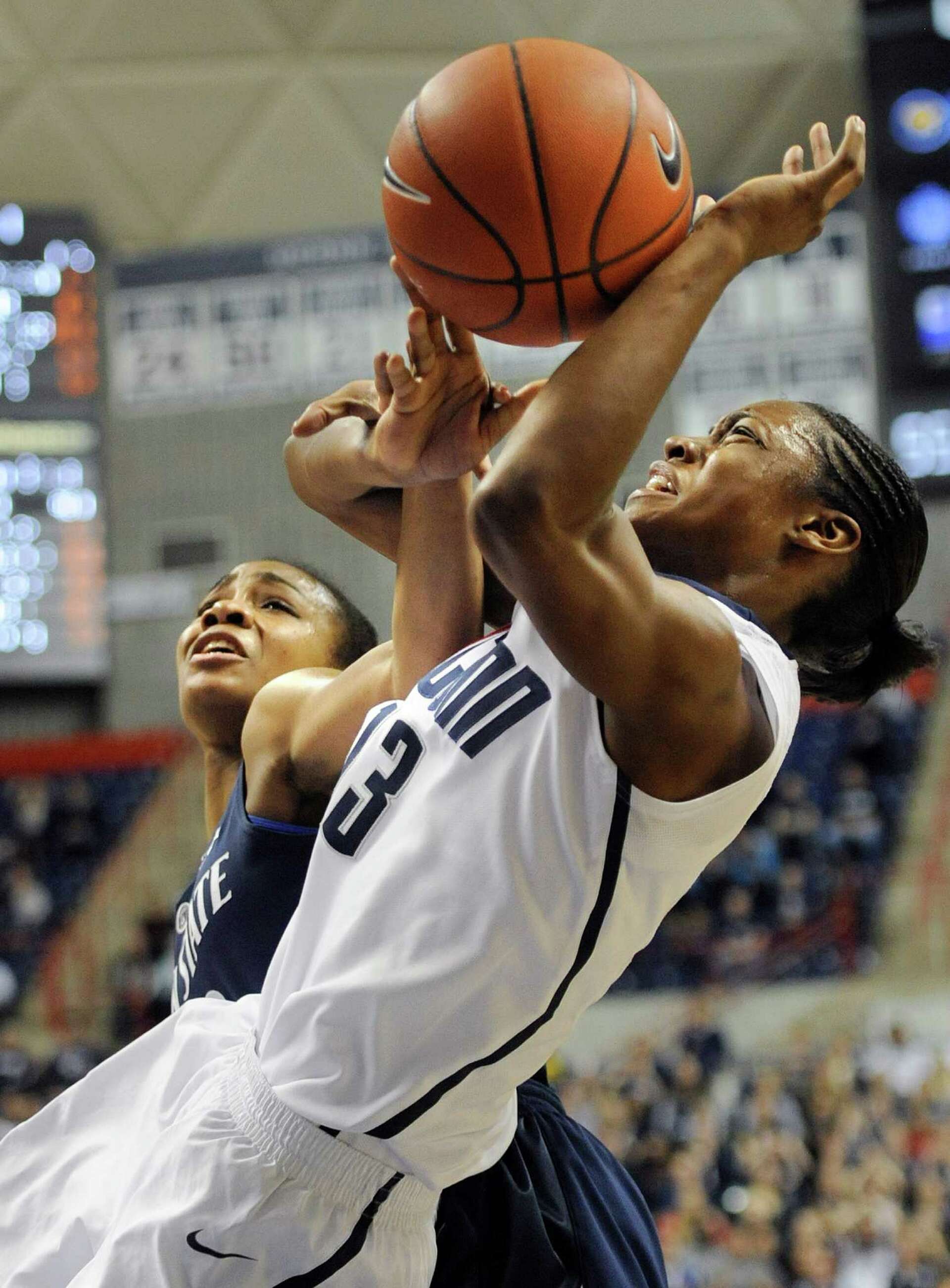 Brianna Banks says she's transferring from UConn