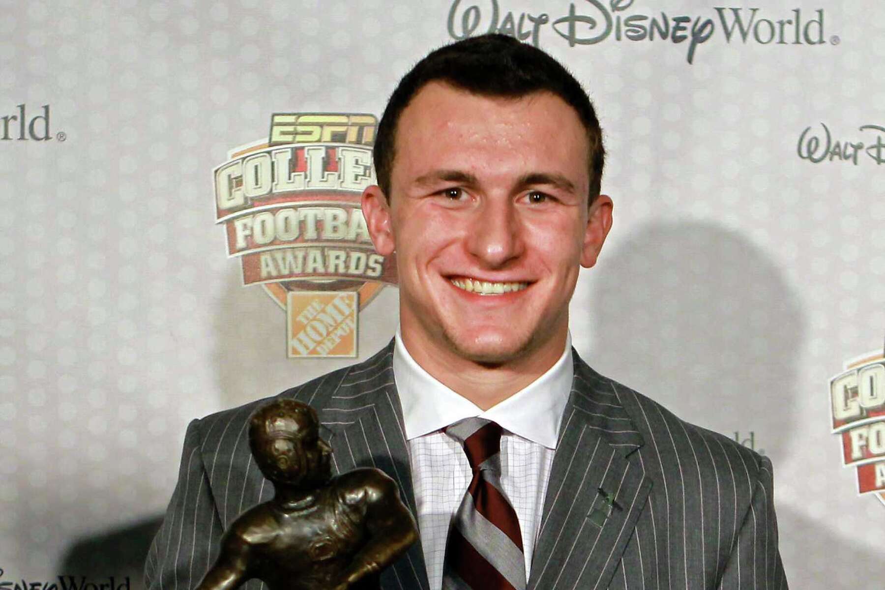 Johnny Manziel gets QB award for his birthday