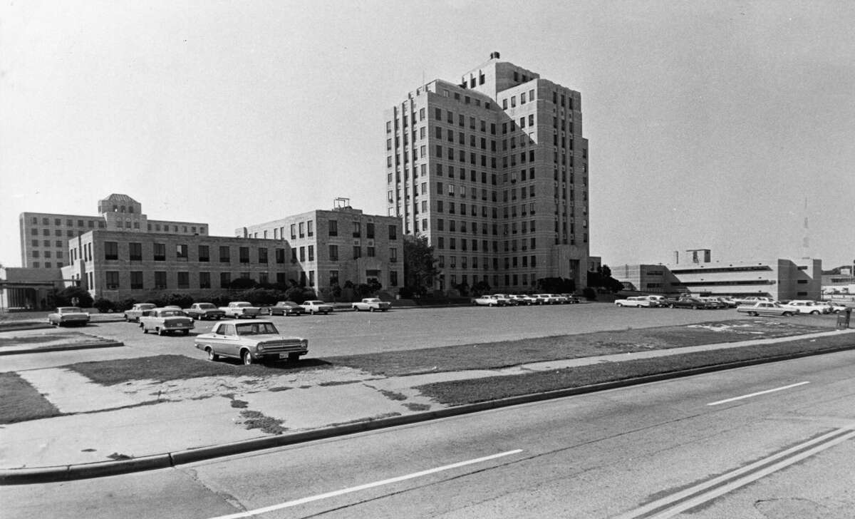 Jefferson Davis Hospital on Allen Parkway photographed in January 1967.