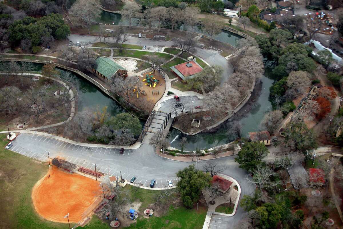 Recordbreaking astronaut Scott Kelly tweets photo of San Antonio from