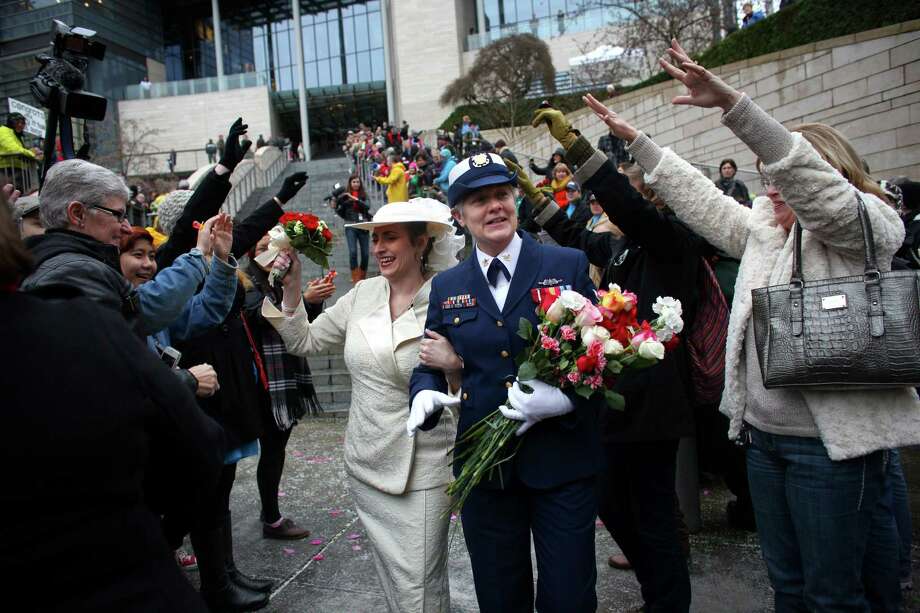 Seattle City Hall Becomes State S Same Sex Marriage Capital