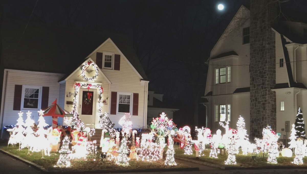 Lights making Fairfield's Christmas season bright