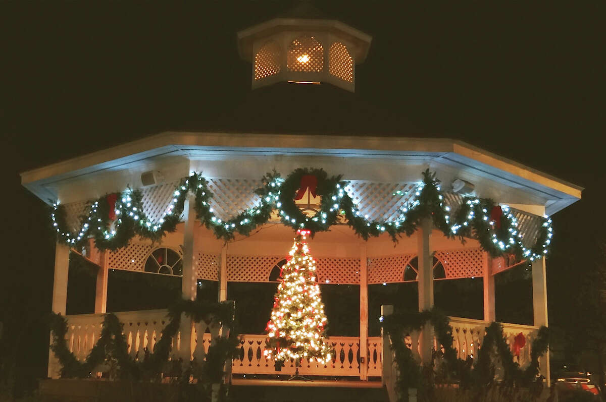 Lights making Fairfield's Christmas season bright