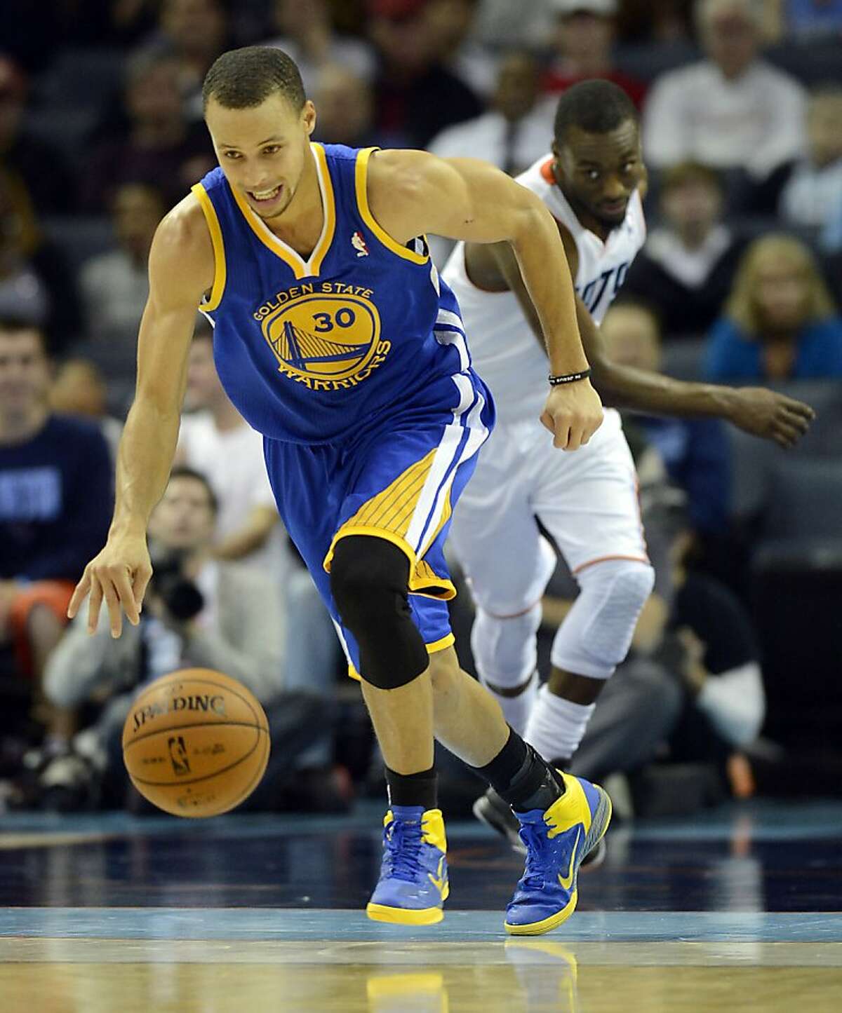 Stephen Curry, Warriors Top Bobcats