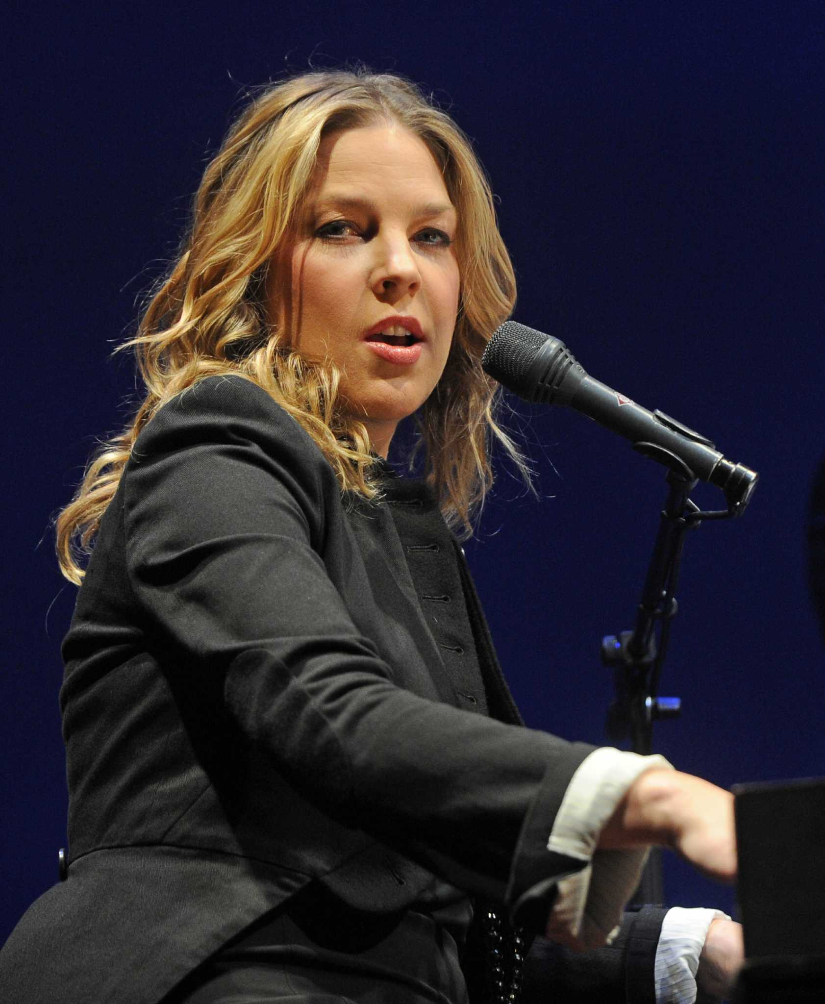 diana-krall-stretches-all-over-the-place