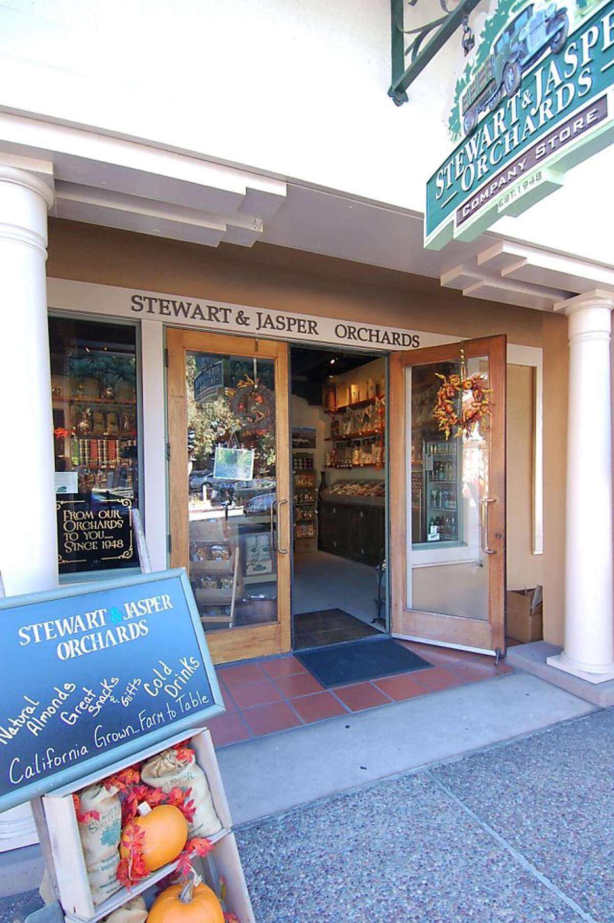 Monterey area familyrun shops