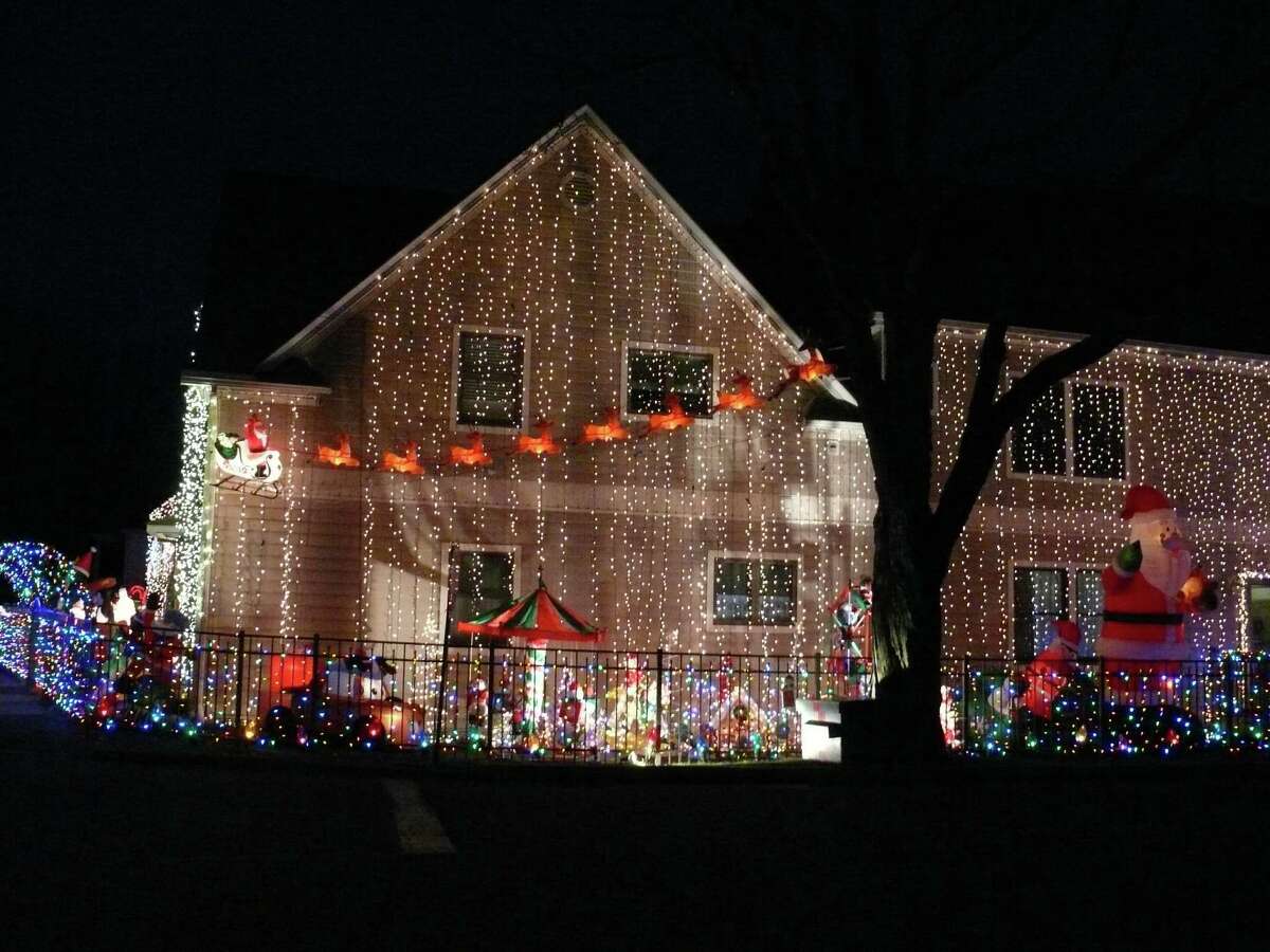 Lights making Fairfield's Christmas season bright