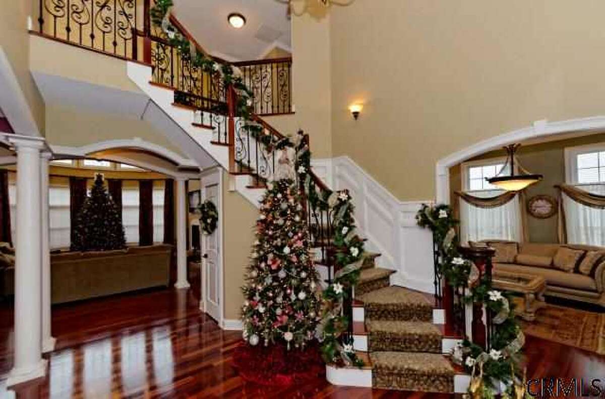 House of the Week: Mansion in Colonie