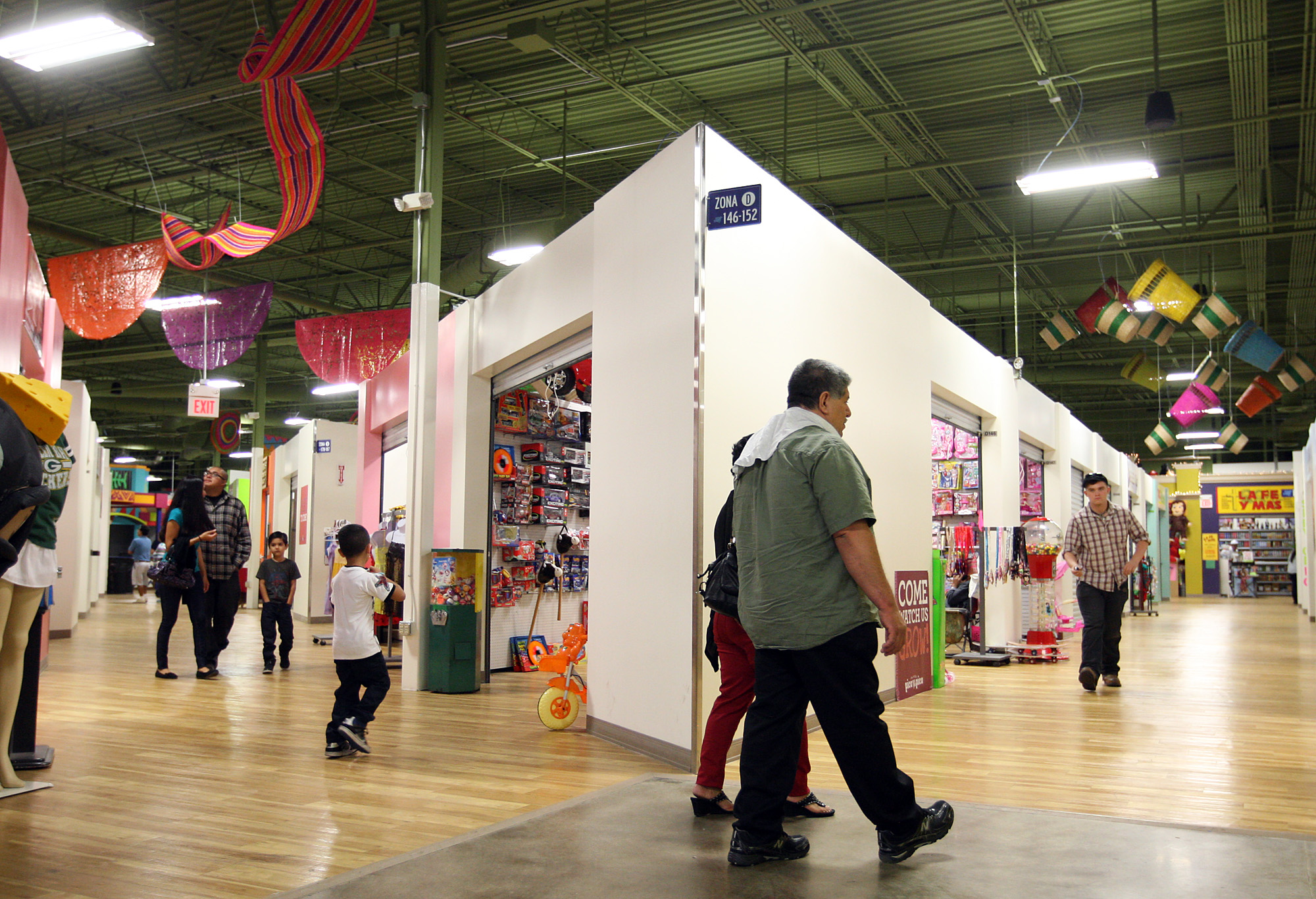 South Side plaza aims to launch small businesses