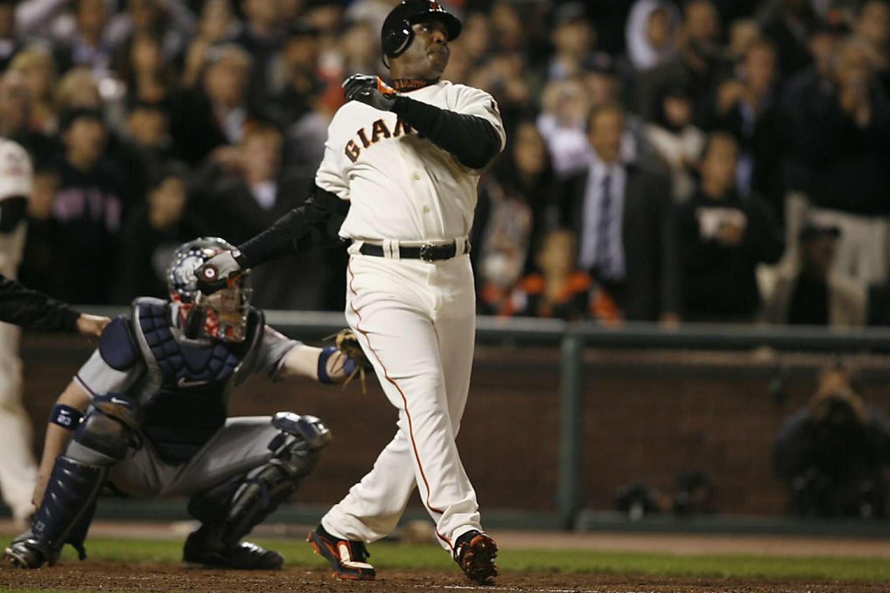 Bonds Hits No. 756 to Break Aaron's Record - The New York Times