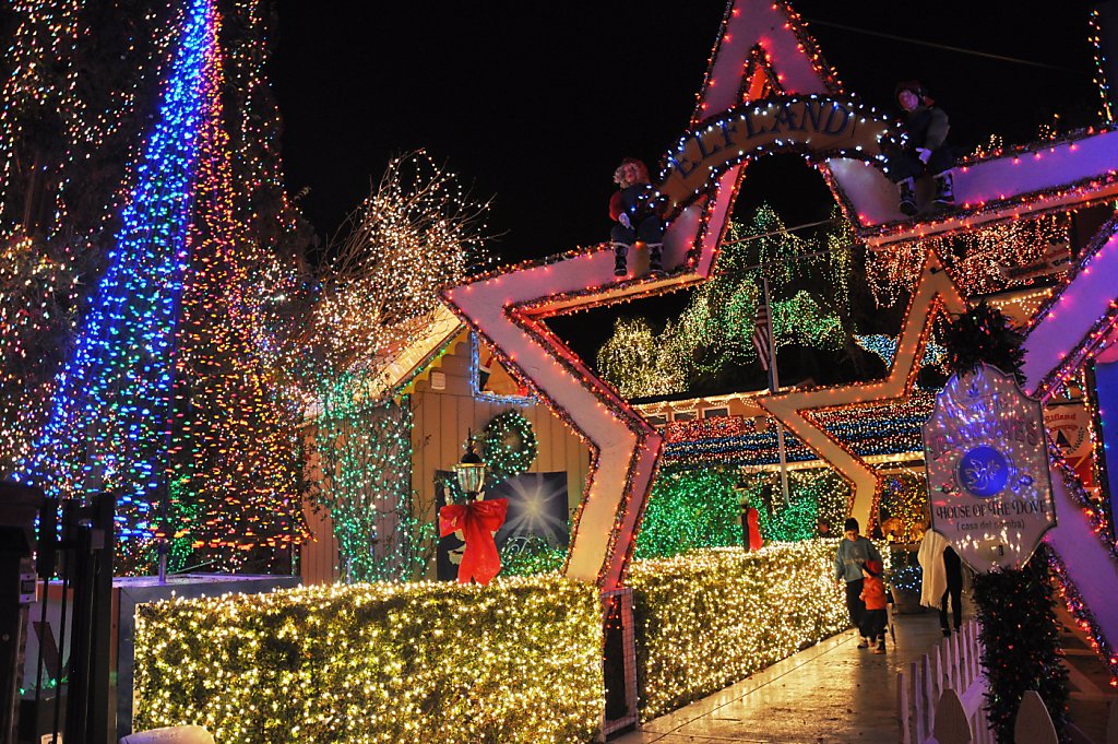 Christmas extravaganza lights up Livermore