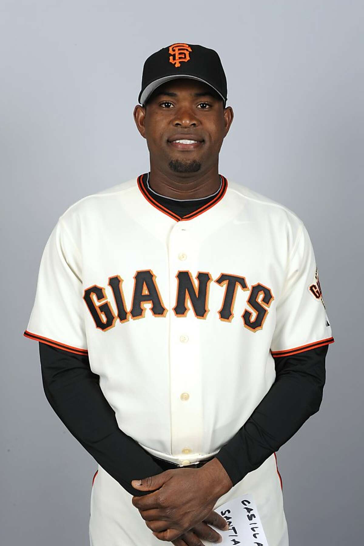 SF Giants sign Santiago Casilla