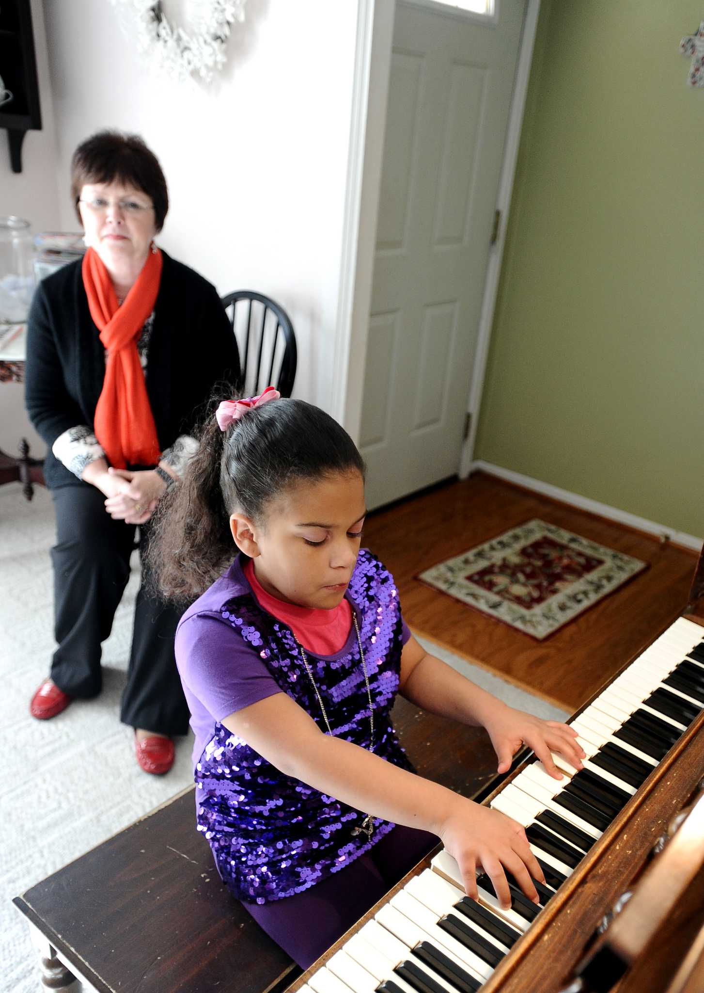 Video: Blind piano player dreams of being a "rock star"