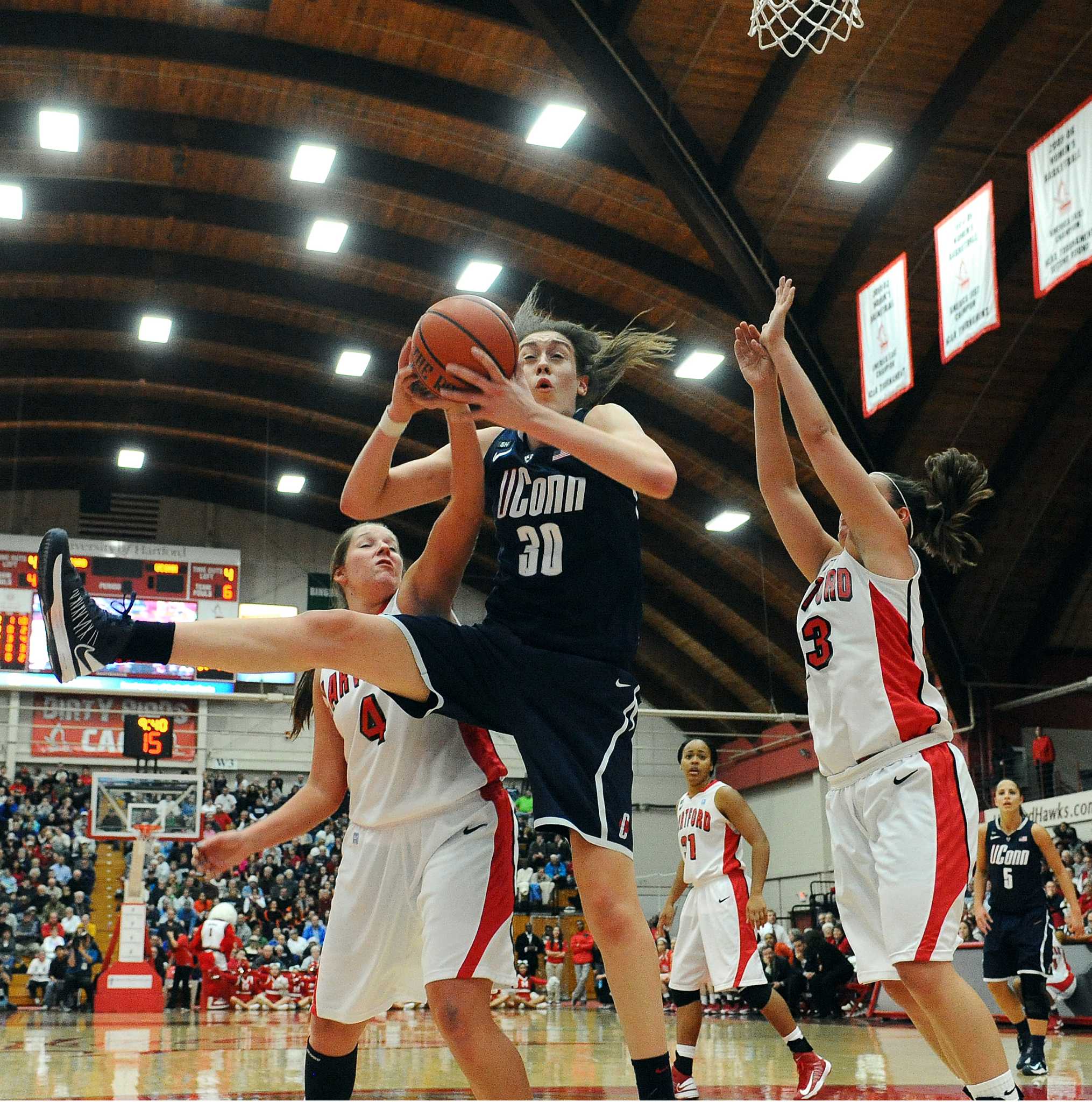 breanna stewart dunk