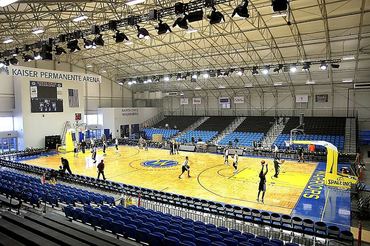With their first home game looming Sunday afternoon, The Santa Cruz Warriors practiced for the first time Thursday on their home court in the Kaiser Permanente Arena as last-minute construction continued in the brand new building. (Dan Coyro/Santa Cruz Sentinel)