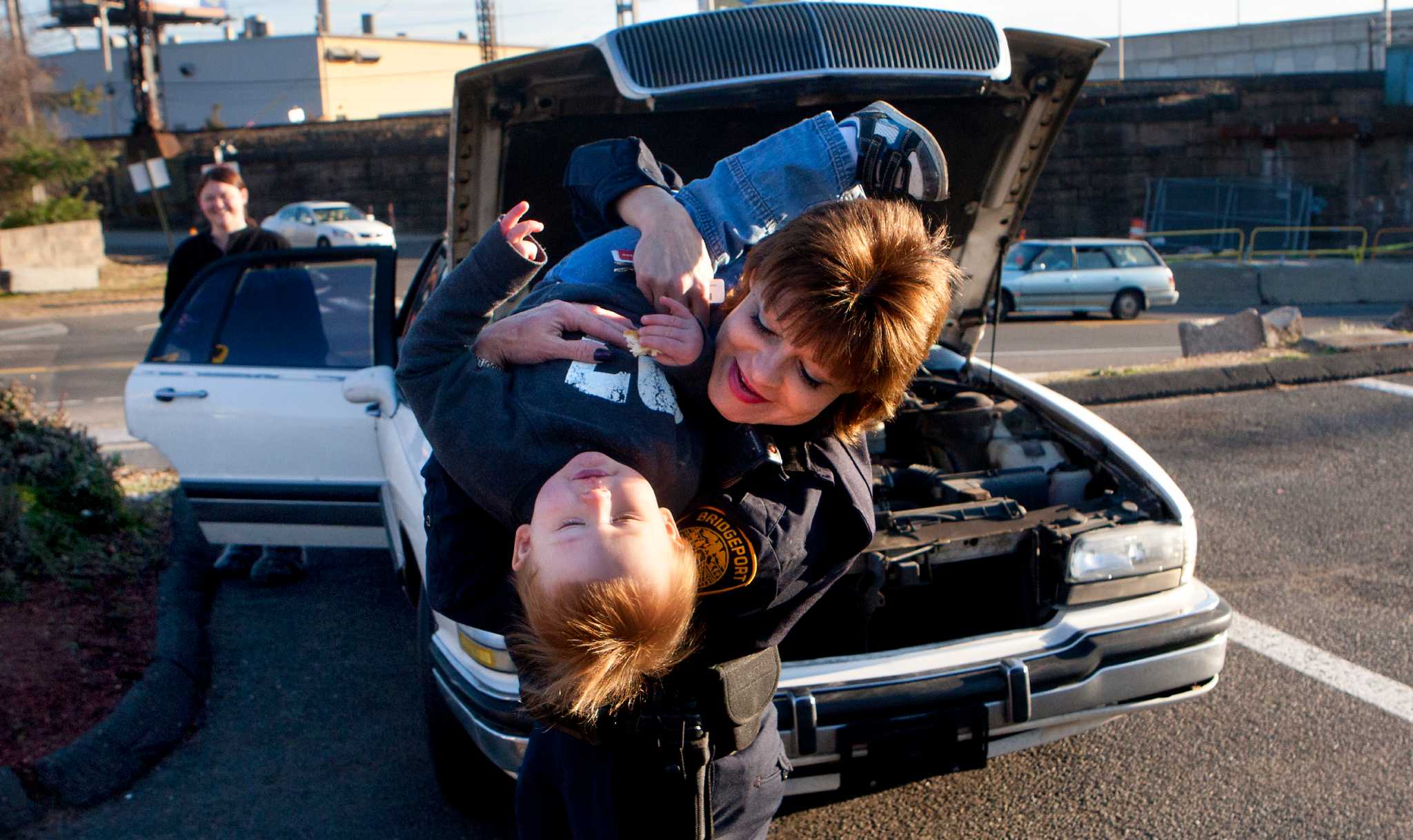 Police help mother and child home for Christmas