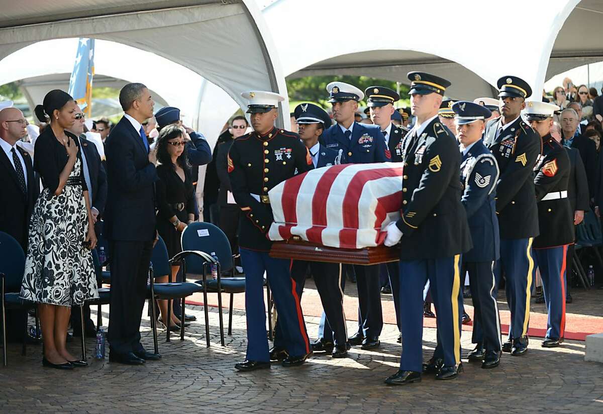 Senators attend Inouye funeral in Hawaii