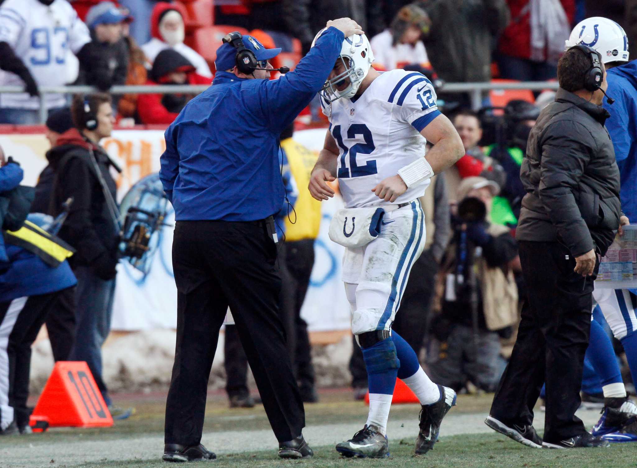 Peyton Manning: 10 Reasons the Colts Shouldn't Franchise Tag Him