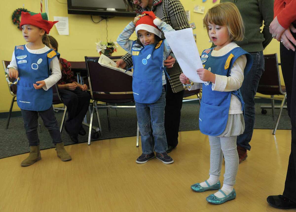 Photos Girl Scouts Spread Some Holiday Cheer