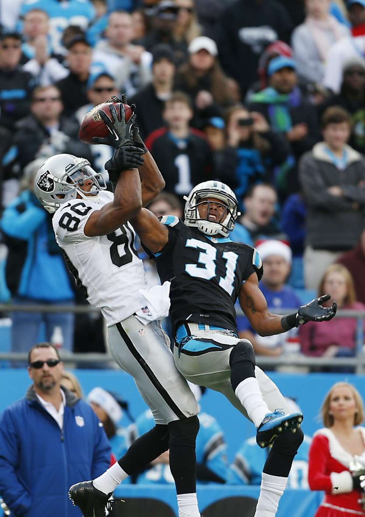 Raiders' woes continue against Panthers