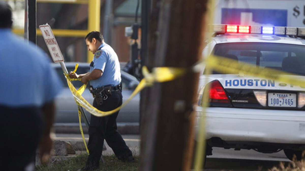 Bellaire officer, bystander killed in shooting