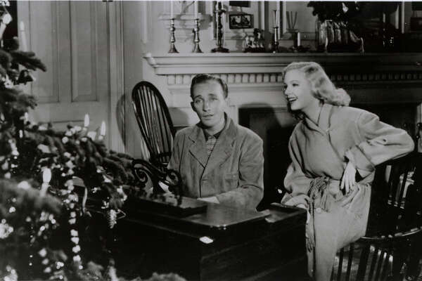1of 5bing crosby first sang white christmas to marjorie reynolds in the 1942 film holiday inn - Who Sang White Christmas 1of 5bing crosby first sang white christmas to marjorie reynolds in the 1942 film holiday inn - Who Sang White Christmas
