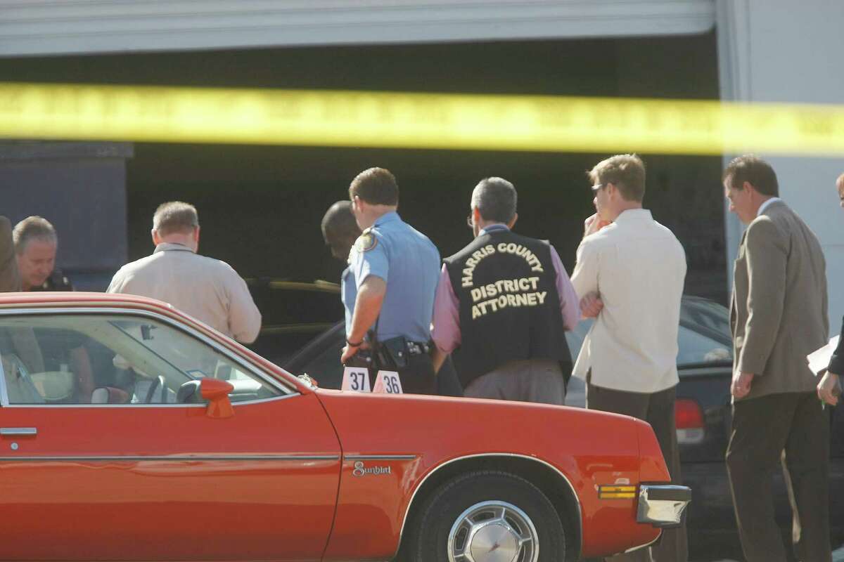 Bellaire police officer, bystander killed in shooting