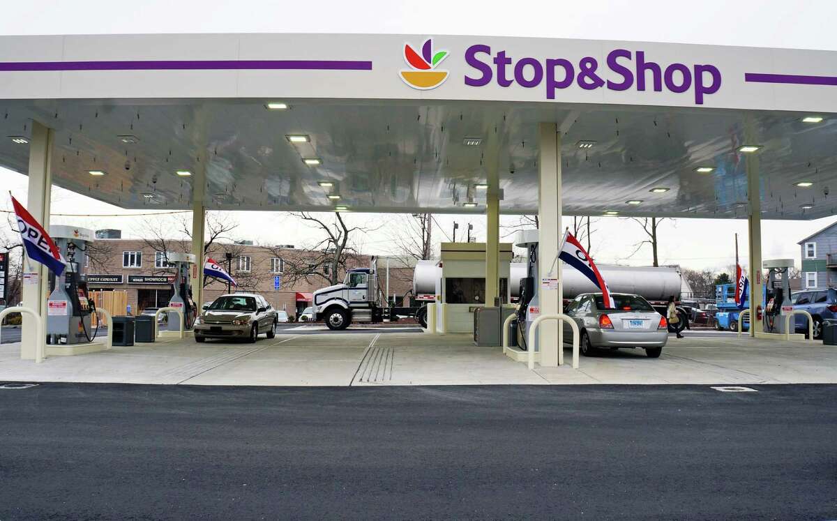 Stop & Shop rolls out new Fairfield gas station