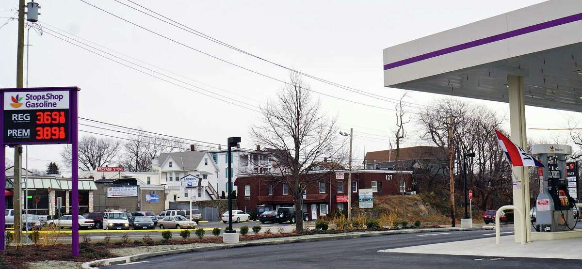 Stop & Shop rolls out new Fairfield gas station