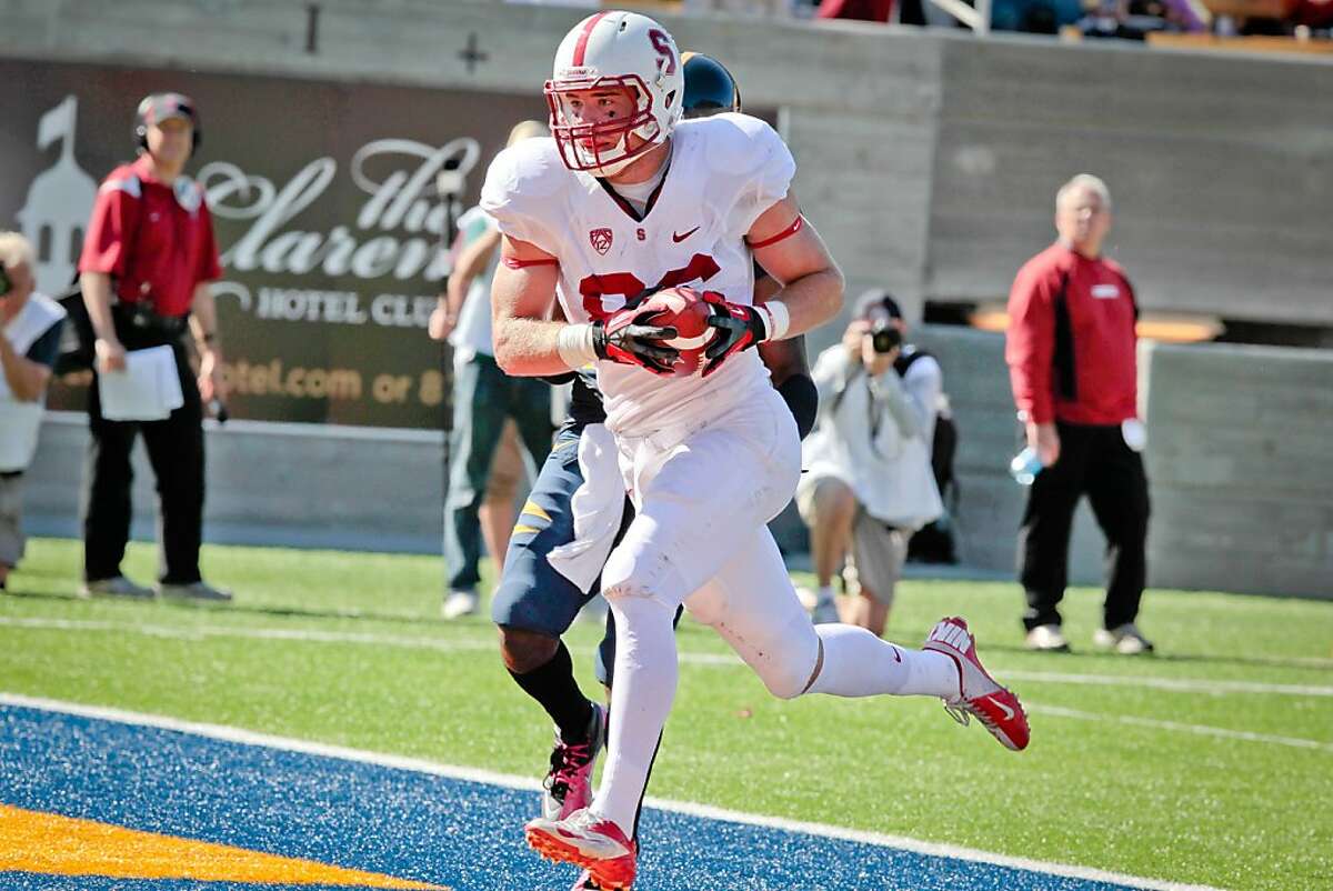 Stanford's Zach Ertz catches a touchdown during the Stanford vs. Cal game at Memorial Stadium in Berkeley, Calif., on Saturday, Oct.20th, 2012