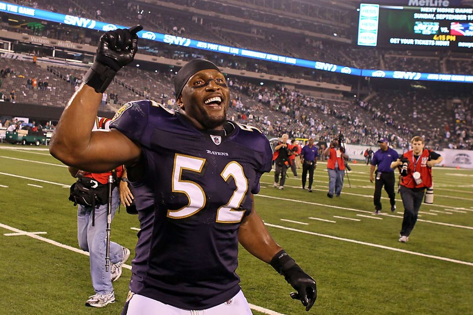 NFL star Ray Lewis of Baltimore Ravens to retire after playoffs